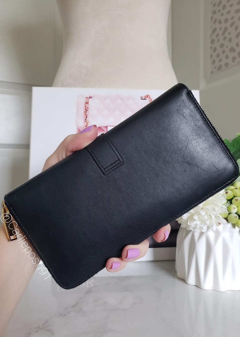 Authentic Pre-owned Yves Saint Laurent Zip Around Wallet - Picture 3 of 14